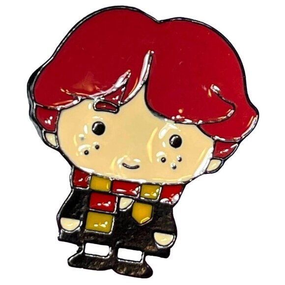 Weasley Red Scarf Lapel Pin Ron Harry Brooch Badge Accessories Jewelry Pin Gift - Picture 1 of 5